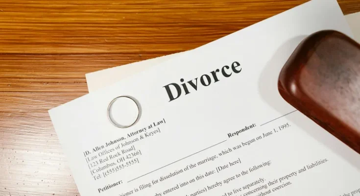 Divorce papers | Source: Pexels