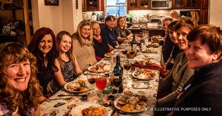 Family members gathered for Thanksgiving dinner | Source: flickr.com/s_mestdagh/CC BY-SA 2.0