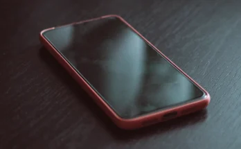A phone on the table | Source: Shutterstock