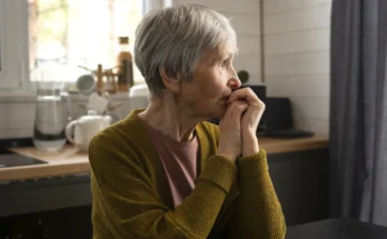 A sad-looking woman | Source: Freepik