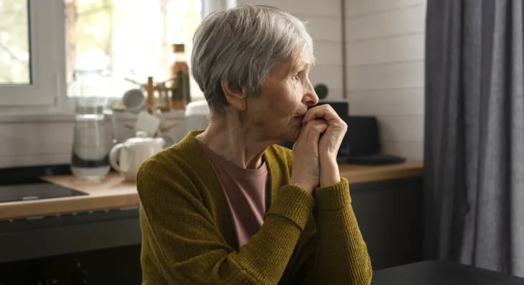A sad-looking woman | Source: Freepik