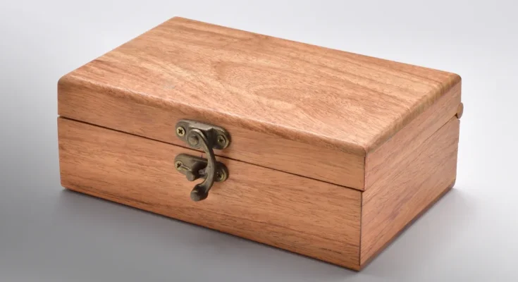 A wooden box | Source: Shutterstock