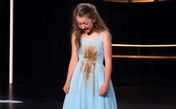 A young girl sobbing over ruined dress | Source: The Celebritist