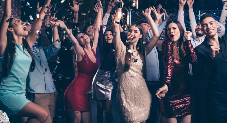 Teenagers at prom | Source: Shutterstock