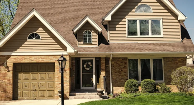 A house in a suburban area | Source: Shutterstock