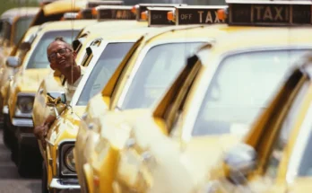 A cab driver in New York in the 1970s | Source: Getty Images
