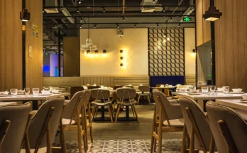 A fancy restaurant | Source: Shutterstock