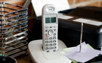 A close up of a landline | Source: Shutterstock