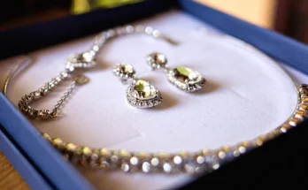 Women's jewelry | Source: Shutterstock