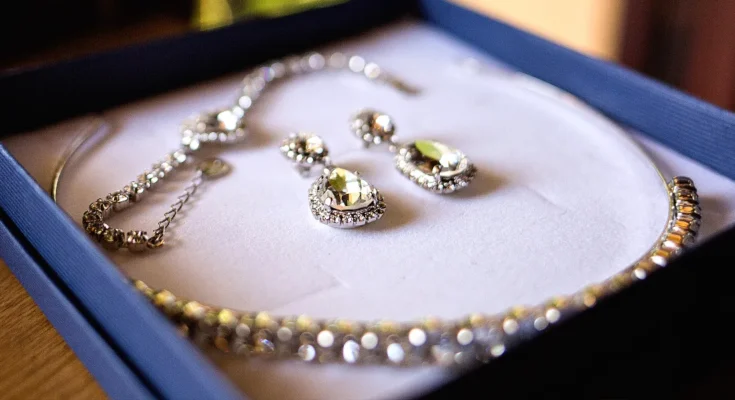 Women's jewelry | Source: Shutterstock