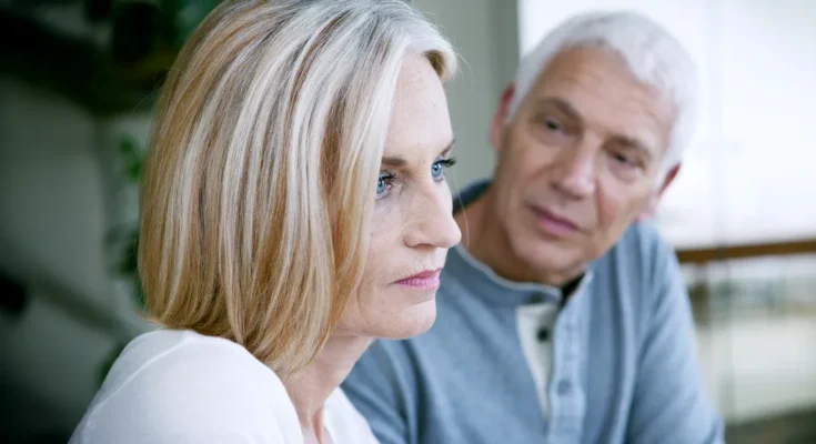 A close up of an older couple | Source: Shutterstock