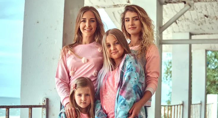 Four female siblings | Source: Freepik