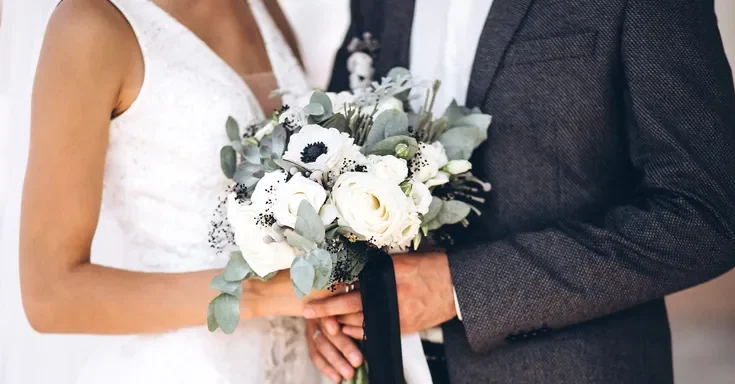 A couple on their wedding day | Source: Shutterstock