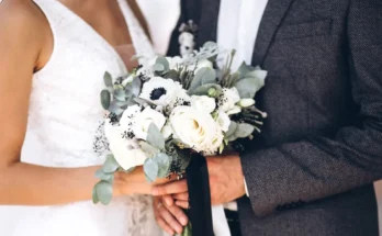 A couple on their wedding day | Source: Shutterstock