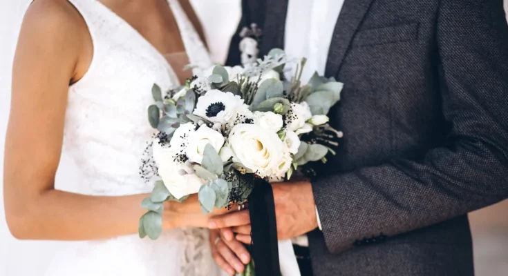 A couple on their wedding day | Source: Shutterstock