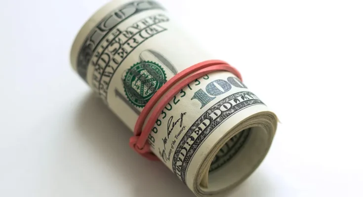 A roll of money | Source: Shutterstock