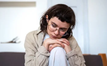 A melancholy teen girl | Source: Shutterstock
